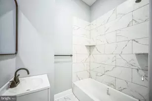 6037 Elmwood Ave, Philadelphia, PA 19142 - Photo 10