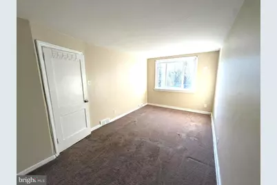 6588 W Walnut Park Drive, Philadelphia, PA 19120 - Photo 8