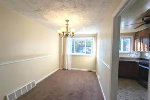 6588 W Walnut Park Dr, Philadelphia, PA 19120 - Photo 4