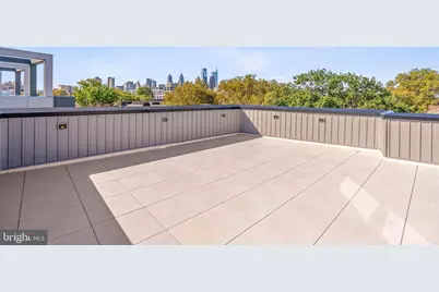 652 Fairmount Avenue, Philadelphia, PA 19123 - Photo 4