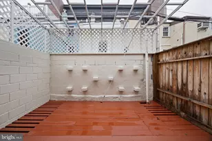 526 S LeCount St, Philadelphia, PA 19146 - Photo 26