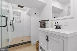 1012 W Cliveden St, Philadelphia, PA 19119 - Photo 46