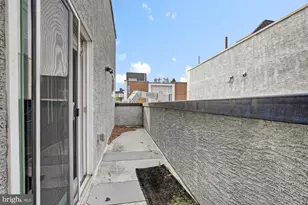 946 N 2nd St, Philadelphia, PA 19123 - Photo 24