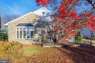 7033 Sherwood Rd, Philadelphia, PA 19151 - Photo 2