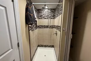 2018 Greymont St, Philadelphia, PA 19116 - Photo 12