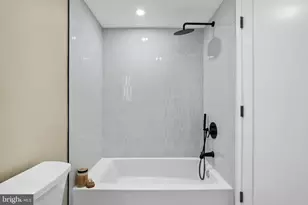 2214 Mt Vernon St, Philadelphia, PA 19130 - Photo 32