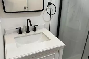 1018 Pine St, Philadelphia, PA 19107 - Photo 4