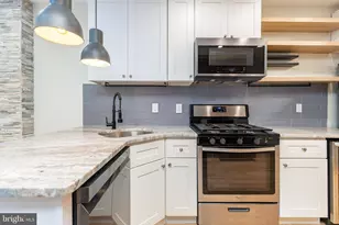 2057 Watkins St, Philadelphia, PA 19145 - Photo 10