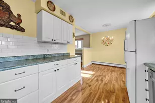 8305 Strahle Pl, Philadelphia, PA 19111 - Photo 6