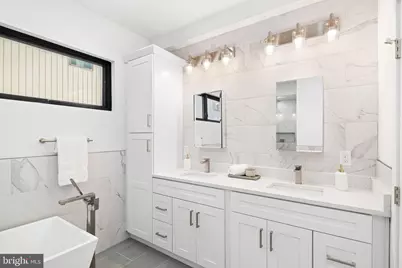 1327 S Capitol Street, Philadelphia, PA 19146 - Photo 18