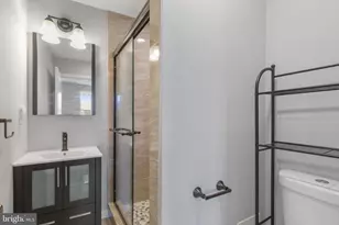 2208 S 5th St, Philadelphia, PA 19148 - Photo 26