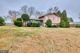 117 Alexis Ln, Philadelphia, PA 19115 - Photo 2