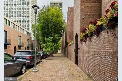 242 Locust Street, Philadelphia, PA 19106 - Photo 60