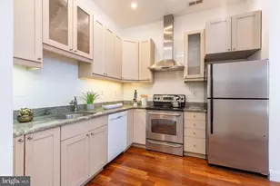 1023 Clinton St, Philadelphia, PA 19107 - Photo 12