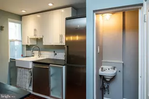 2218 Pemberton St, Philadelphia, PA 19146 - Photo 10