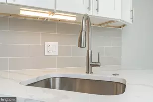 2339 N 10th St, Philadelphia, PA 19133 - Photo 8