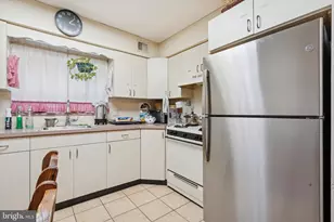 2127 Hoffnagle St, Philadelphia, PA 19152 - Photo 8