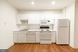 1411-5 Walnut St, Philadelphia, PA 19102 - Photo 8