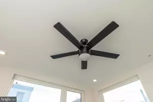 920 N 15th St, Philadelphia, PA 19130 - Photo 16