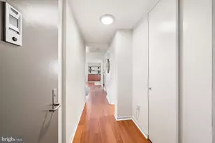 604 S Washington Square, Philadelphia, PA 19106 - Photo 2