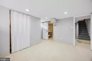 412 Lemonte St, Philadelphia, PA 19128 - Photo 18