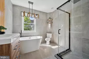 2124 Pierce St, Philadelphia, PA 19145 - Photo 2