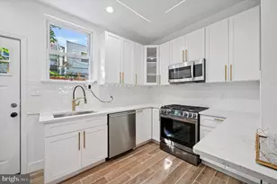 2124 Pierce St, Philadelphia, PA 19145 - Photo 10