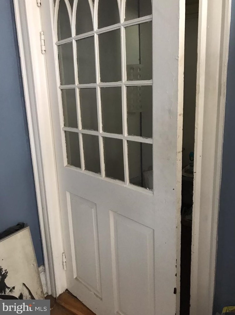 364 Church Ln, Philadelphia, PA 19144-5818