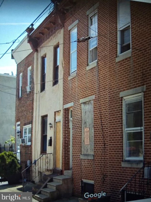 2338 Sergeant St, Philadelphia, PA 19132-4132