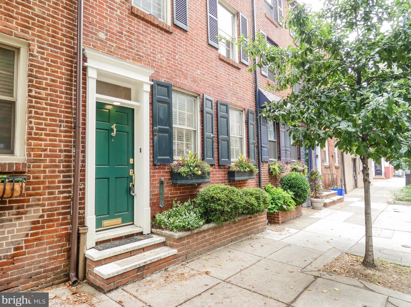 1609 Lombard St, Philadelphia, PA 19146-1506