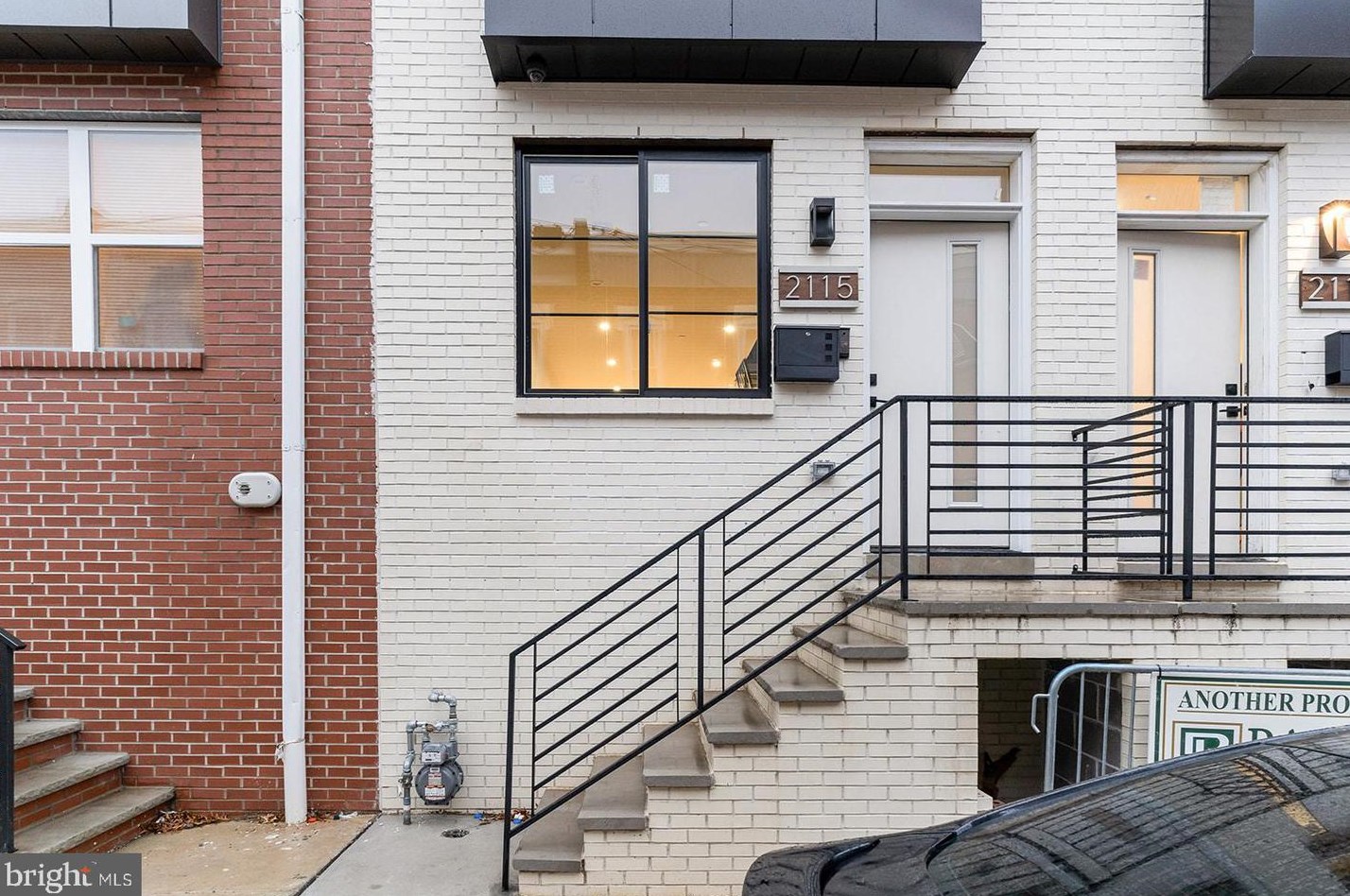 2113 Cross St, Philadelphia PA  19146-4502 exterior
