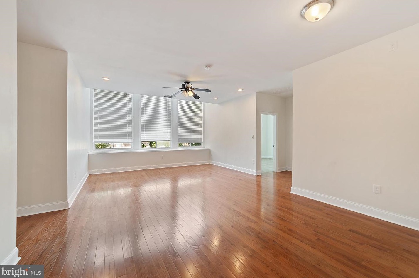 1050 E Montgomery Ave #301, Philadelphia, PA 19125
