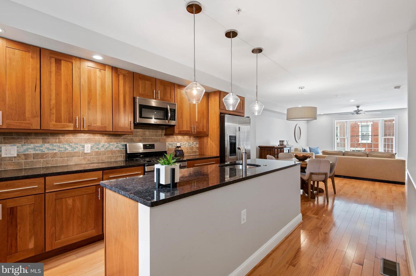 1831 Montrose St, Philadelphia, PA 19146-2626