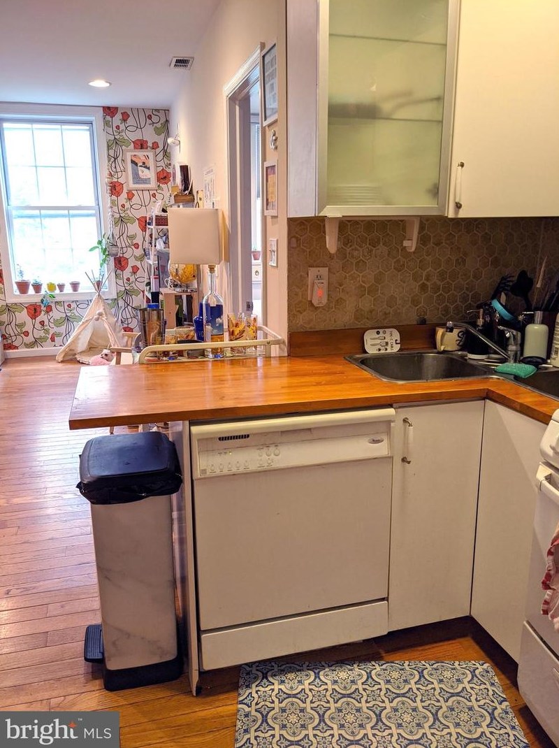 1334 Lombard St, Philadelphia, PA 19147