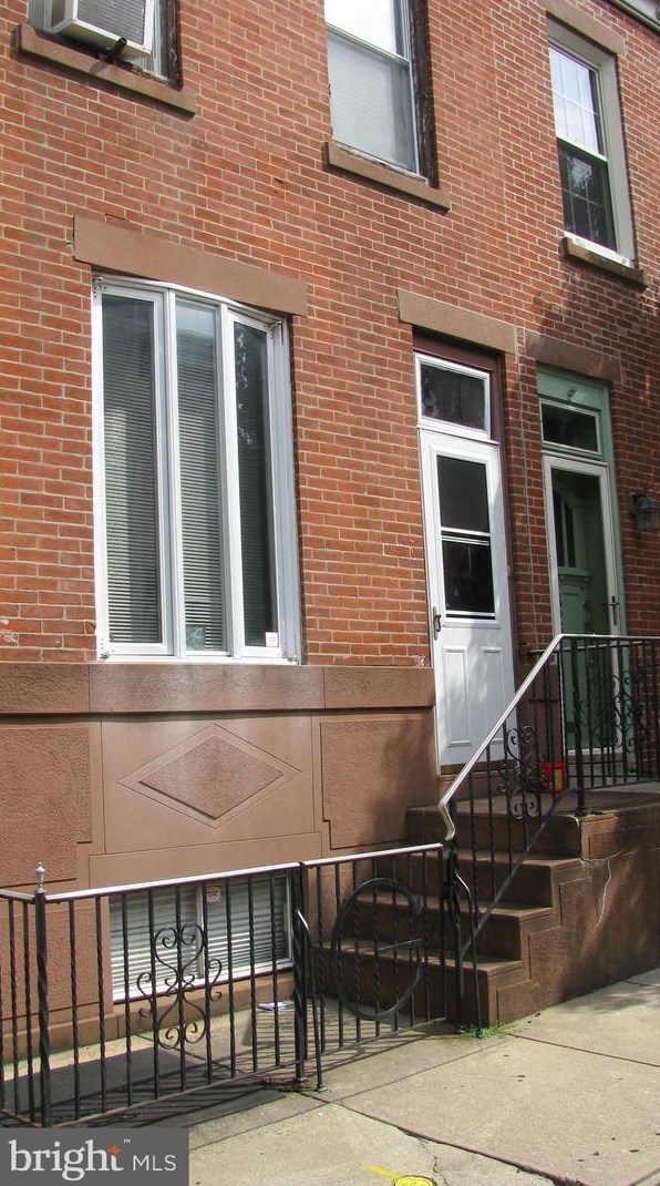 831 Stillman St, Philadelphia, PA 19130-1835