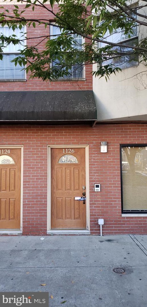 1126 Buttonwood St, Philadelphia, PA 19123-3738