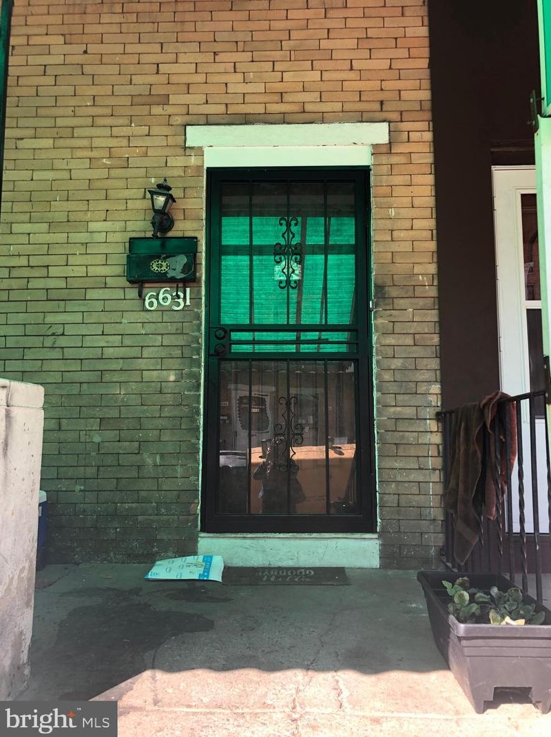 6631 Leeds St, Philadelphia, PA 19151-3029