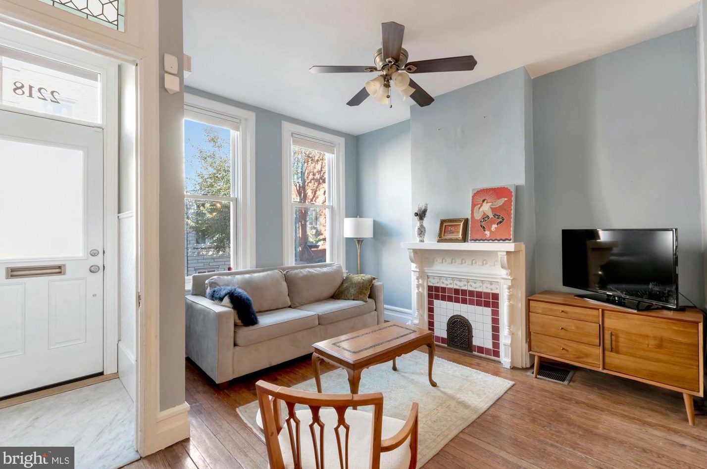 2218 Myrtle St, Philadelphia, PA 19130-1908