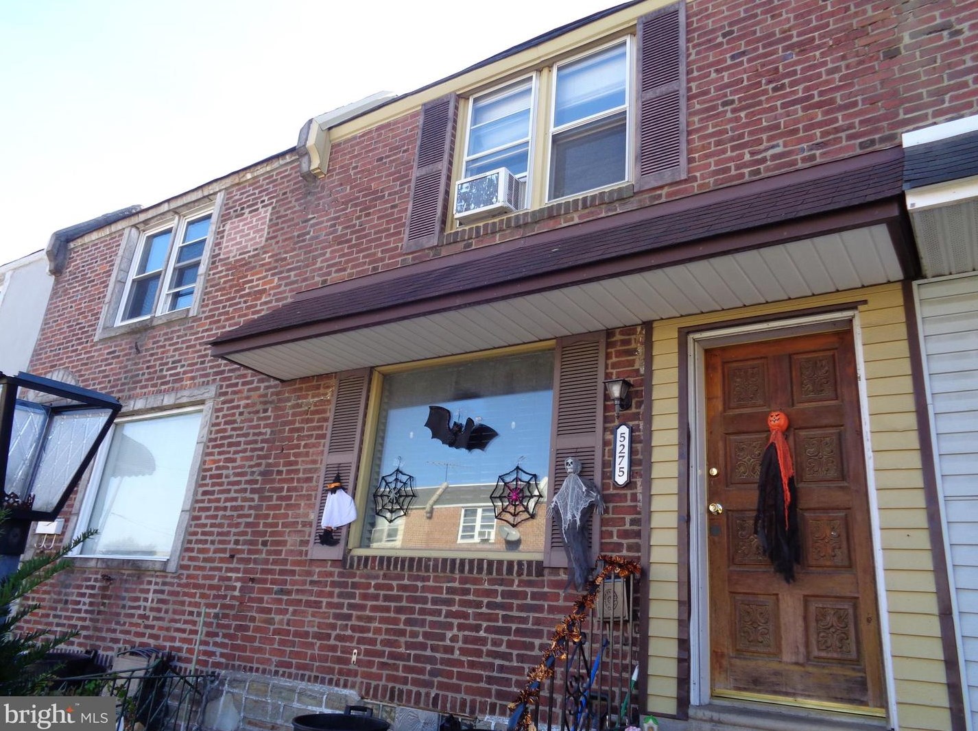 5275 Burton St, Philadelphia, PA 19124-1532