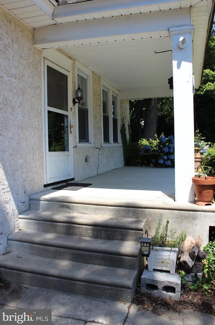 7508 Newland St, Philadelphia PA  19128-4133 exterior