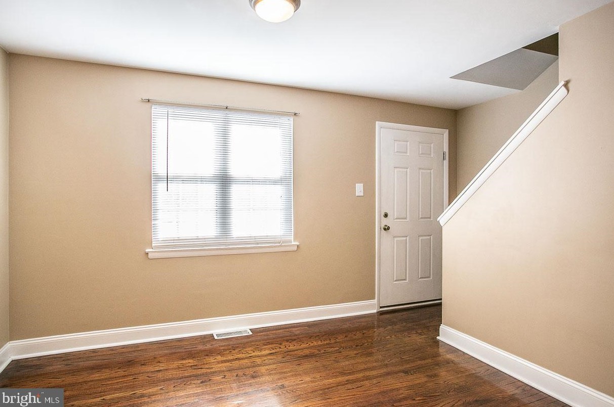 3602 Merrick Rd, Philadelphia, PA 19129-1615