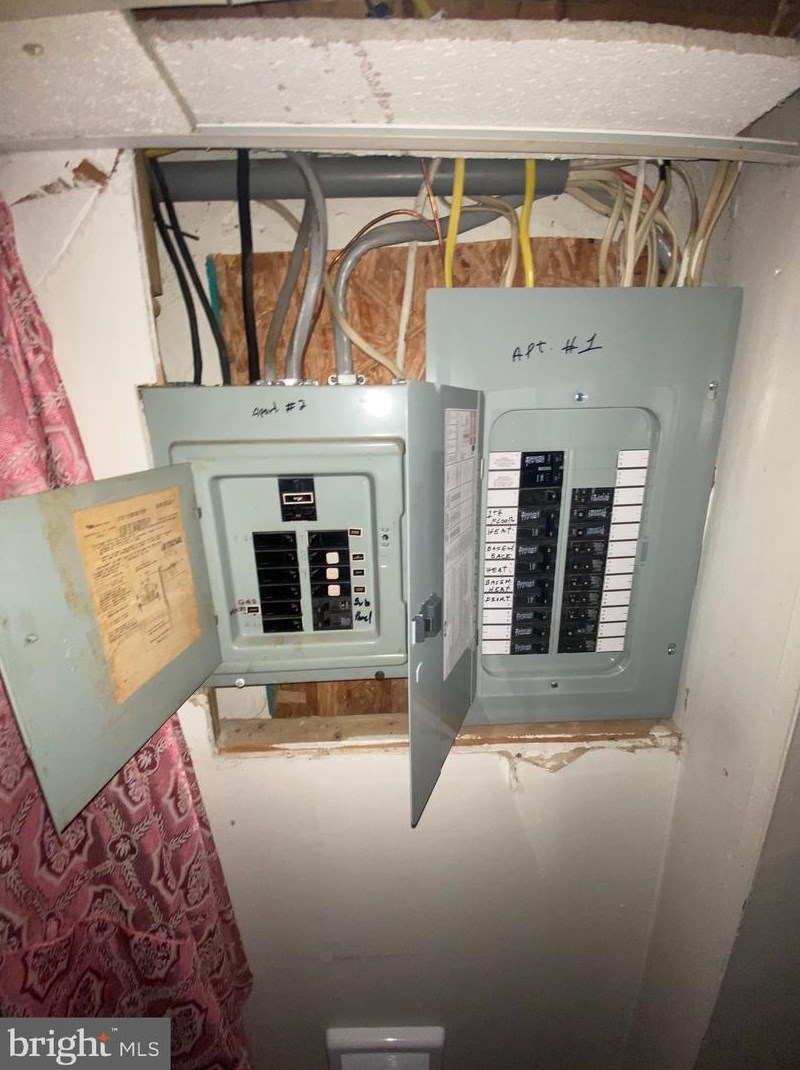 4125 L St, Philadelphia PA 19124-5347 exterior