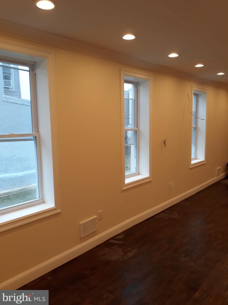 4745 Camac St, Philadelphia, PA 19141-3409