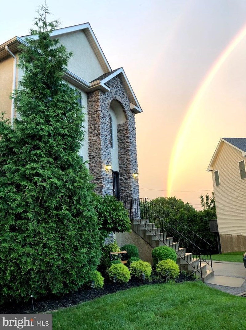 6909 Epiphany Pl, Philadelphia, PA 19128-2455