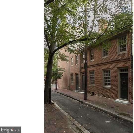 758 S Front St, Philadelphia, PA 19147