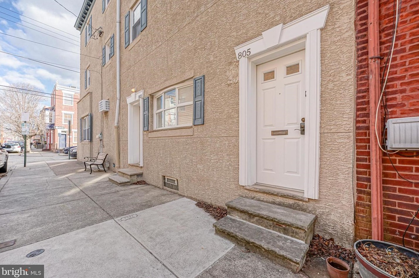 916 Catharine St #805, Philadelphia, PA 19147