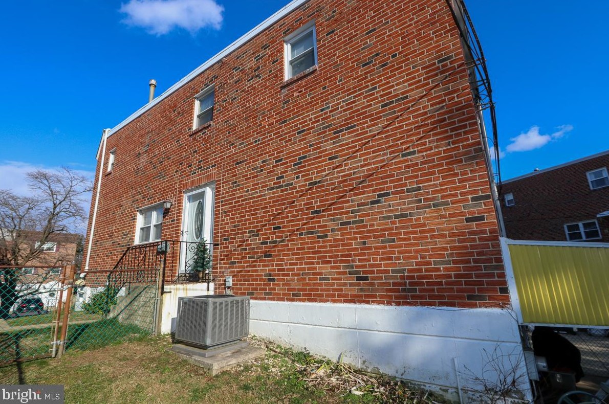 816 Kendrick St, Philadelphia, PA 19111-1341
