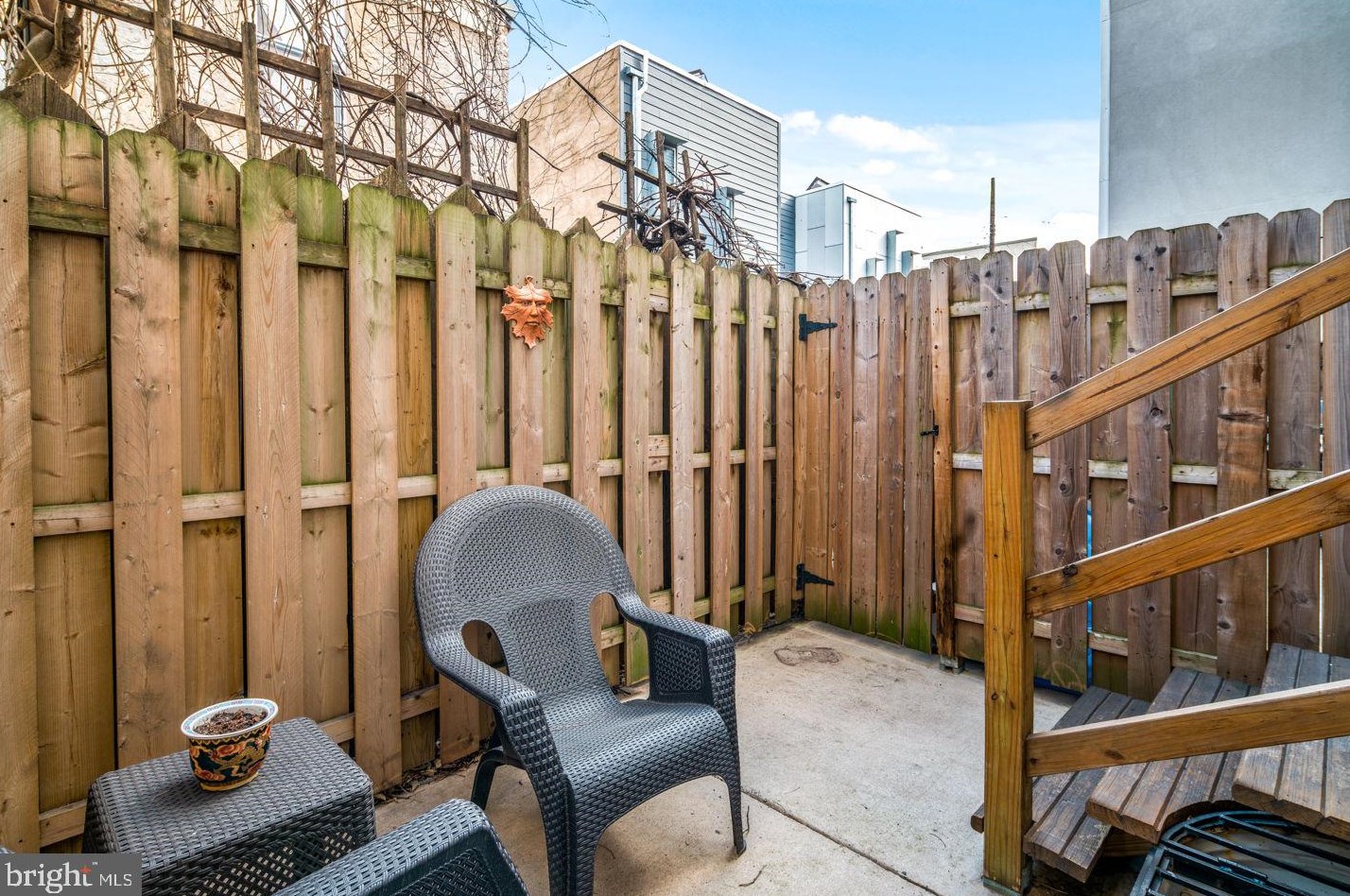 2109 Abigail St, Philadelphia PA 19125-1943 exterior