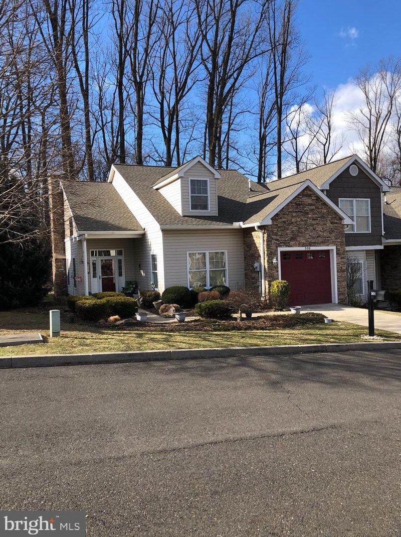 506 Penny Ln, Philadelphia, PA 19111-1200
