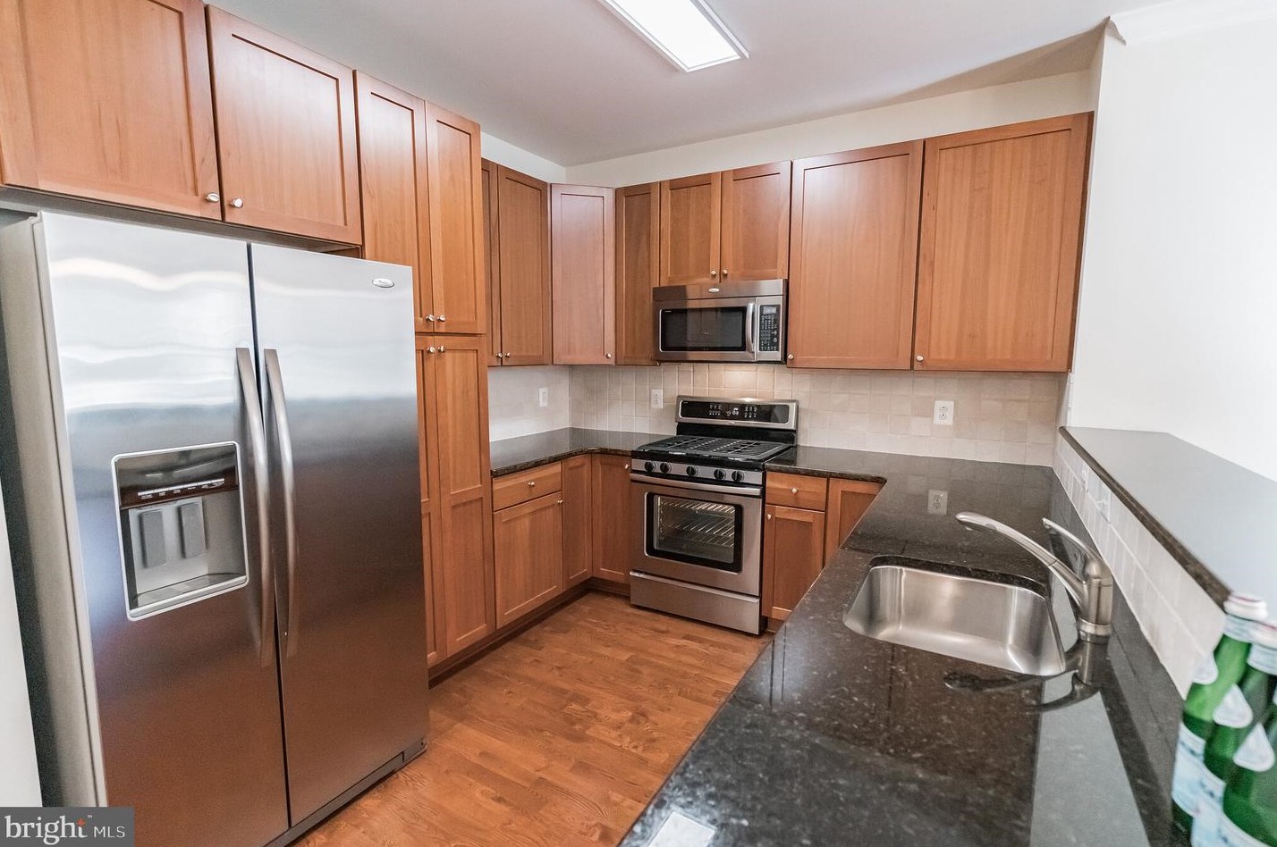 500 Regatta Dr, Philadelphia, PA 19146-5257